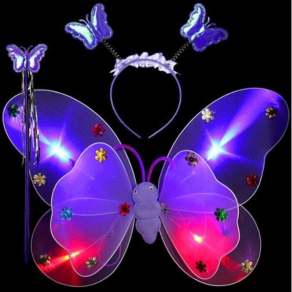 Lyserosa sommerfuglvinger med LED lys