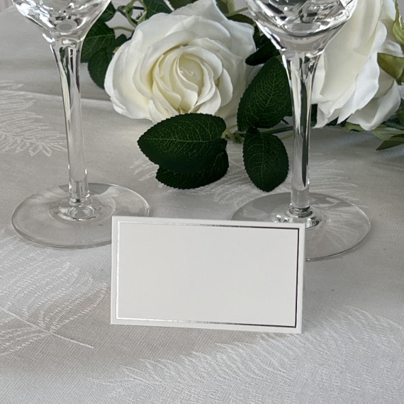 Hvite bordkort med Sølvkant