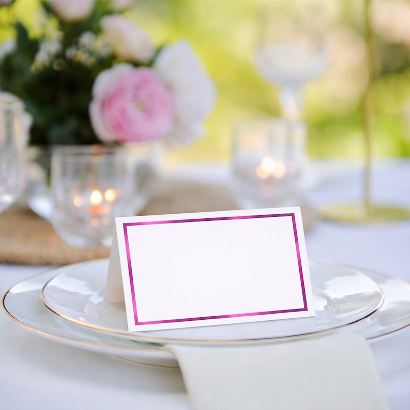 Hvite Bordkort med Rosa Bord
